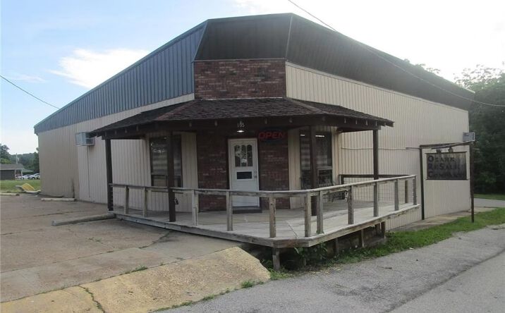 Pictures of Retail property located at 105 E Walnut Street, Houston, MO 65483 for sales - image #1