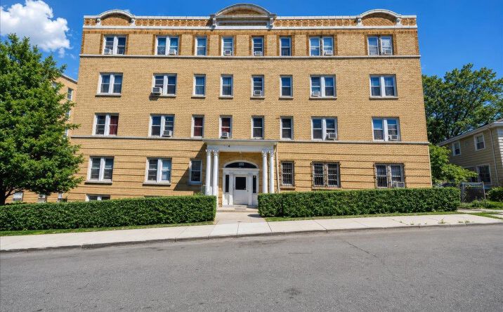 Pictures of Multifamily property located at 75 Saint Andrews Place, Yonkers, NY 10705 for sales - image #1