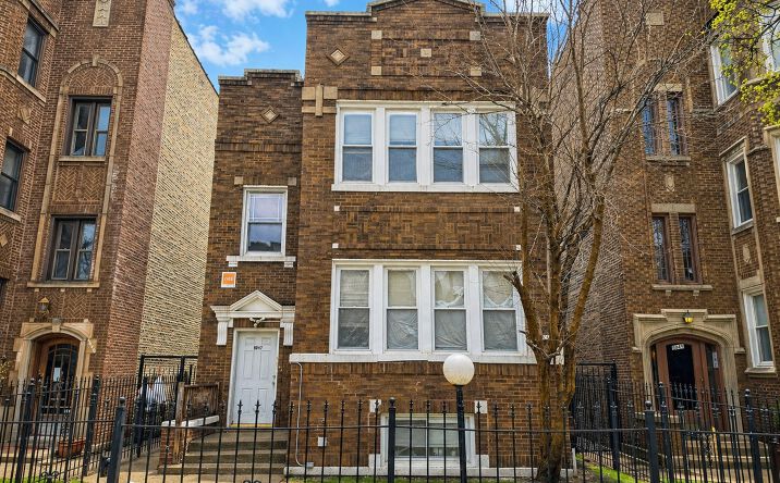 Pictures of Multifamily property located at 8047 S VERNON Avenue, Chicago, IL 60619 for sales - image #1