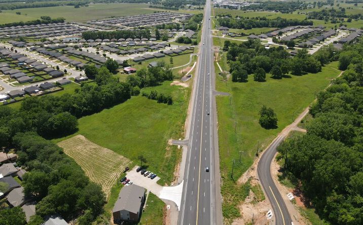 Pictures of Land property located at US-77 & SW 8th St, Noble, OK 73068 for sales - image #1