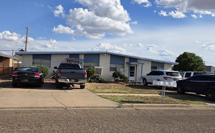 Pictures of Multifamily property located at 317 Gayland Drive, Clovis, NM 88101 for sales - image #1