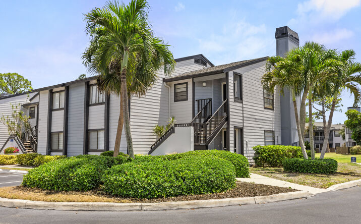 Pictures of Multifamily property located at 5933 28th Avenue West, Bradenton, FL 34209 for sales - image #1
