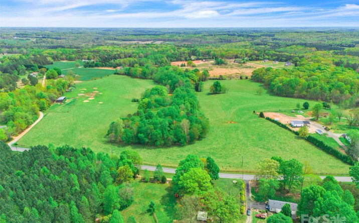 Pictures of Land property located at 1376 Lowrance Rd, Catawba, NC 28609 for sales - image #1