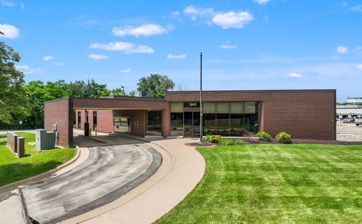 Pictures of Retail, Office, Special Purpose property located at 1805 John F Kennedy Road, Dubuque, IA 52002 for sales - image #1