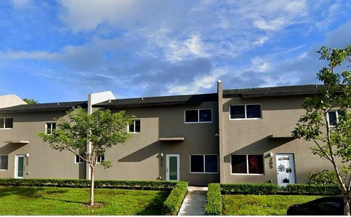 Pictures of Multifamily property located at 205 NW 159th St, Miami, FL 33169 for sales - image #1
