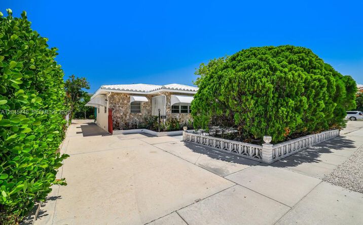 Pictures of Multifamily property located at 1826 Mckinley Street, Hollywood, FL 33020 for sales - image #1