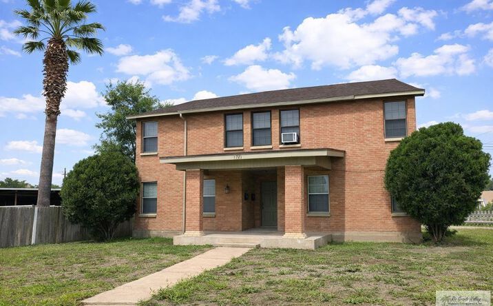 Pictures of Multifamily property located at 1721 N 11th Street, McAllen, TX 78501 for sales - image #1