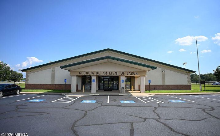 Pictures of Office property located at 96 Cohen Walker, Warner Robins, GA 31088 for sales - image #1