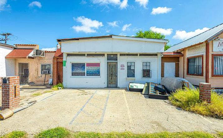 Pictures of Mixed Use, Office, Retail property located at 1801 San Bernardo Ave, Laredo, TX 78040 for sales - image #1