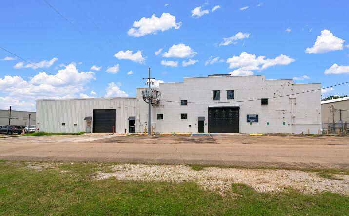 Pictures of Industrial, Special Purpose property located at 250 East Willow Street, Ponchatoula, LA 70454 for sales - image #1