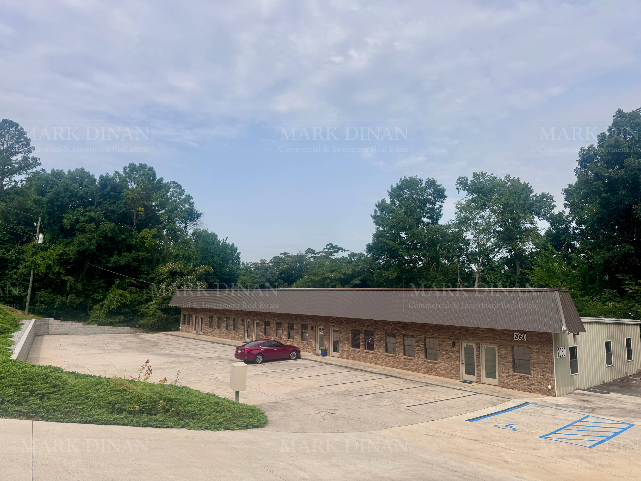 2050 Oak Mountain Dr, Pelham, AL 35124