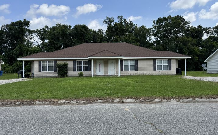 Pictures of Multifamily property located at 302 Lamp Lighter Lane, Waycross, GA 31503 for sales - image #1