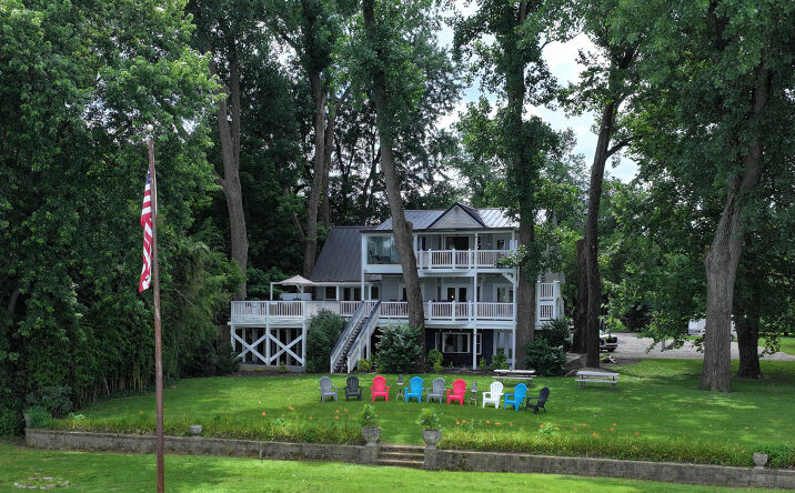 Pictures of Hospitality property located at 3227 River Road, Louisville, KY 40207 for sales - image #1