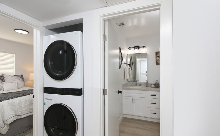 Pictures of Multifamily property located at 655 Ivy St, Glendale, CA 91204 for sales - image #1