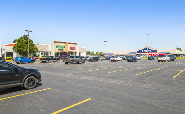 Pictures of Retail property located at 1205 Rombach Avenue, Wilmington, OH 45177 for sales - image #1