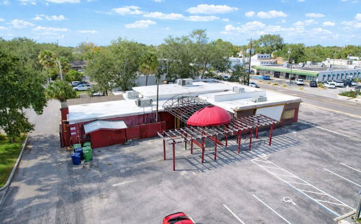 Pictures of Retail property located at 2408 West Kennedy Boulevard, Tampa, FL 33609 for sales - image #1
