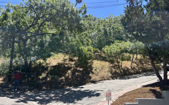 Pictures of Land property located at 3721 Ventura Canyon Avenue, Los Angeles, CA 91423 for sales - image #1
