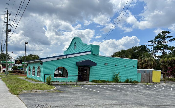 Pictures of Retail property located at 4023 Market Street, Wilmington, NC 28403 for sales - image #1