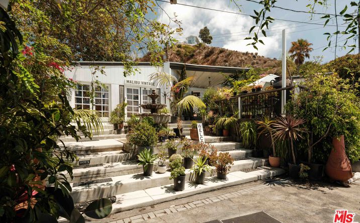 Pictures of Retail, Office, Special Purpose property located at 21201 Pacific Coast Hwy, Malibu, CA 90265 for sales - image #1