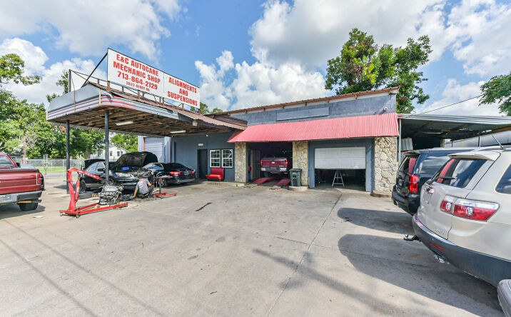 Pictures of Retail property located at 2623 Berry Road, Houston, TX 77093 for sales - image #1