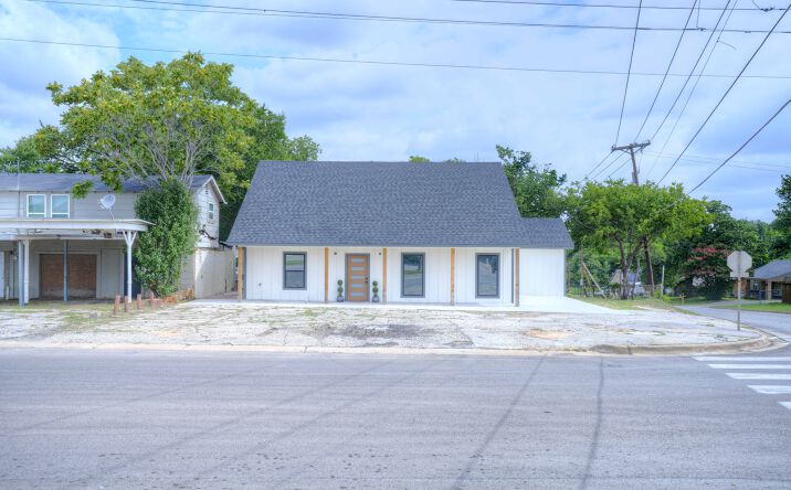Pictures of Retail, Office property located at 4700 Barbara Road, River Oaks, TX 76114 for sales - image #1