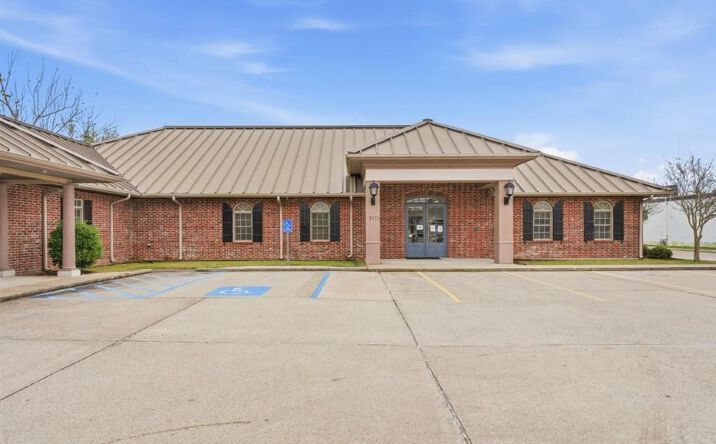 Pictures of Office property located at 3111 Ryan Street, Lake Charles, LA 70605 for sales - image #1