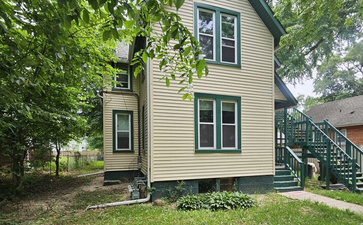Pictures of Multifamily property located at 2217 LATHAM Street, Rockford, IL 61103 for sales - image #1