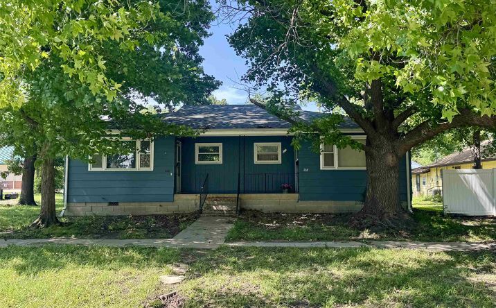 Pictures of Multifamily property located at 208 & 210 Miami ST, Burlington, KS 66839 for sales - image #1