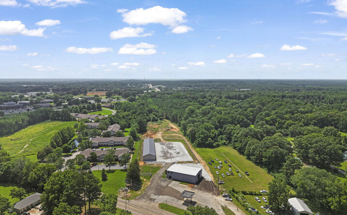 Pictures of Office, Industrial, Retail, Land, Multifamily property located at 1569 Highway 70 E, Jackson, TN 38305 for sales - image #1