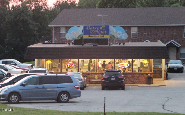 Pictures of Retail property located at 2715 E MCCARTY STREET, Jefferson City, MO 65101 for sales - image #1