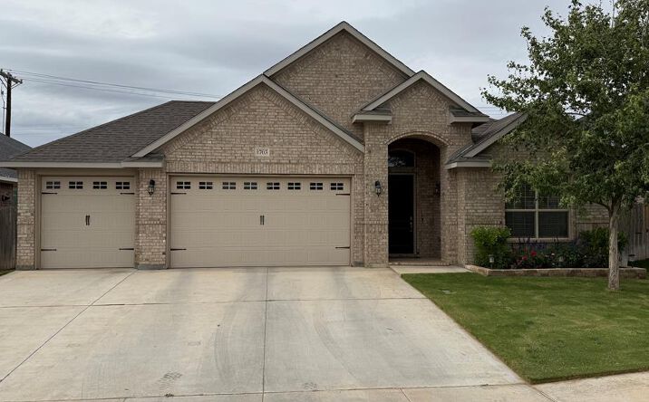 Pictures of Land property located at 1703 OVERSHINE LN, MIDLAND, TX 79705-2493 for sales - image #1
