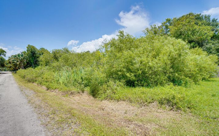Pictures of Land property located at 0 Baysinger Avenue, Fort Pierce, FL 34982 for sales - image #1