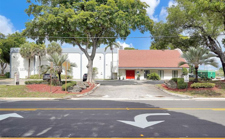 Pictures of Industrial property located at 1400 NW 79th Ave, Doral, FL 33126 for sales - image #1
