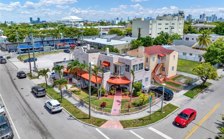 Pictures of Multifamily property located at 829 SW 19th Ave, Miami, FL 33135 for sales - image #1