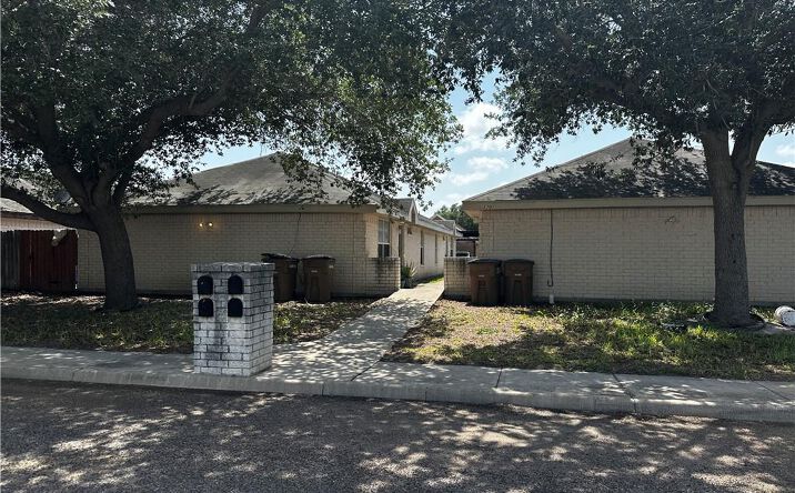 Pictures of Multifamily property located at 1707 Nassau Street, Edinburg, TX 78541 for sales - image #1