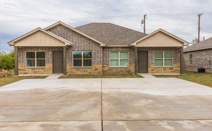 Pictures of Multifamily property located at 602 Washington Avenue, McGregor, TX 76657 for sales - image #1