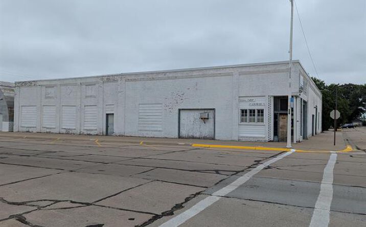 Pictures of Retail, Office, Business for Sale property located at 830 2nd, Sutherland, NE 69165 for sales - image #1