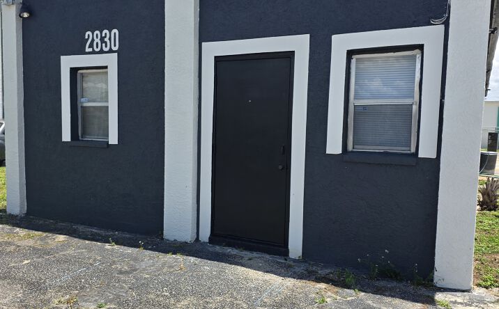 Pictures of Retail property located at 2830 Saint Charles Street, Fort Myers, FL 33916 for sales - image #1