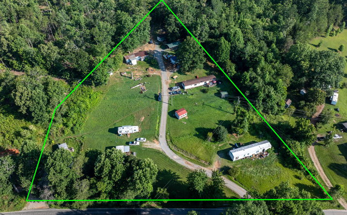 Pictures of Mobile Home Park property located at 14 Calhoun Drive, Marion, NC 28752 for sales - image #1