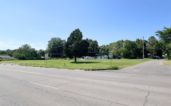 Pictures of Land property located at 4900 West Okmulgee Avenue, Muskogee, OK 74401 for sales - image #1