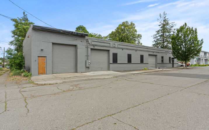 Pictures of Office, Industrial property located at 630 W SHANNON AVE, SPOKANE, WA 99205 for sales - image #1