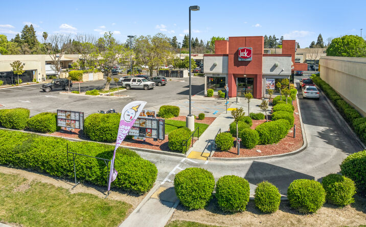 Pictures of Retail property located at 8008 North Cedar Avenue, Fresno, CA 93720 for sales - image #1