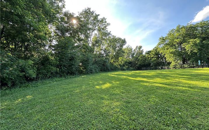 Pictures of Land, Multifamily property located at 3933 S Minnie Street, Kansas City, KS 66103 for sales - image #1