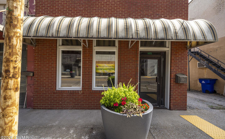 Pictures of Business for Sale, Office, Retail property located at 2372 Cedar Street, McKenzie, TN 38201 for sales - image #1
