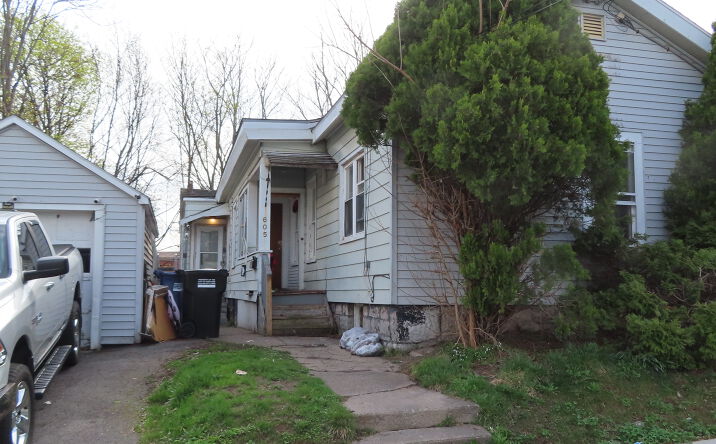 Pictures of Multifamily property located at 605 CARBON ST, SYRACUSE, NY 13208-2111 for sales - image #1
