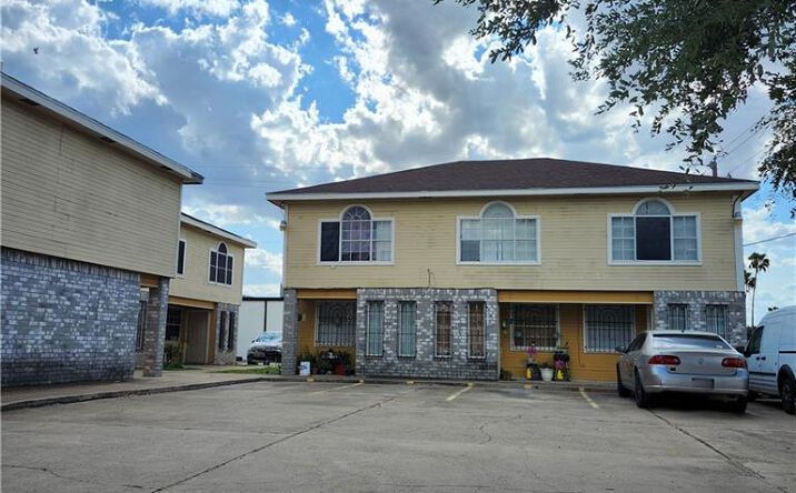 Pictures of Multifamily property located at 417 N 28th Street, McAllen, TX 78501 for sales - image #1