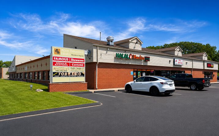 Pictures of Retail property located at 1531-1553 S Wayne Rd, Westland, MI 48186 for sales - image #1