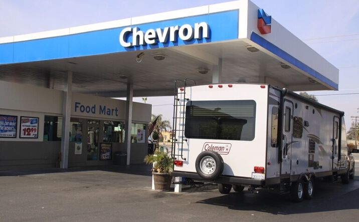 Pictures of Retail property located at 2525 WHITE LN, BAKERSFIELD, CA 93304-6811 for sales - image #1