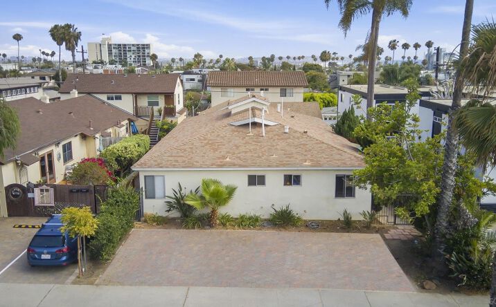Pictures of Multifamily property located at 907-9 Sapphire St, San Diego, CA 92109 for sales - image #1