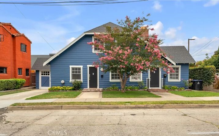 Pictures of Multifamily property located at 207 W Buffalo Avenue, Santa Ana, CA 92706 for sales - image #1